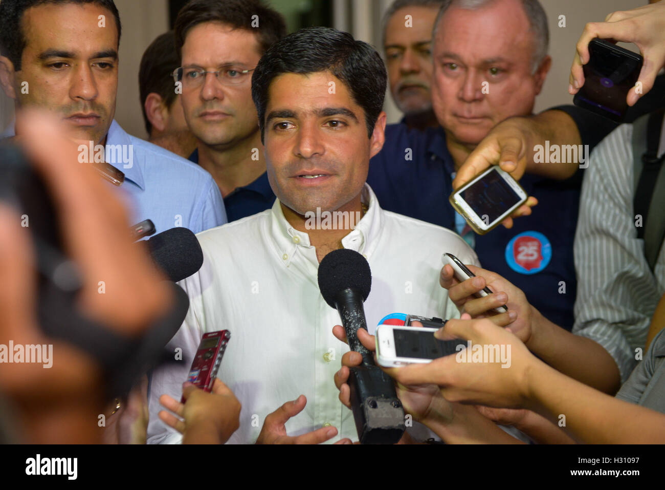 Salvador, Brésil. 09Th Oct, 2016. L'actuel maire de Salvador ACM Neto, Parti des démocrates européens, donne une conférence de presse après avoir été réélu. Credit : João Alvarez/FotoArena/Alamy Live News Banque D'Images