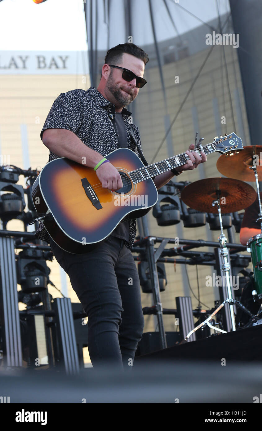Las Vegas, NV, USA. 2e oct, 2016. 02 octobre 2016 - Las Vegas, NV - David Nail. 2016 Route 91 Harvest Festival Jour 3 au Village de la MGM. Crédit photo : MJT/AdMedia : Crédit Mjt/AdMedia/ZUMA/Alamy Fil Live News Banque D'Images