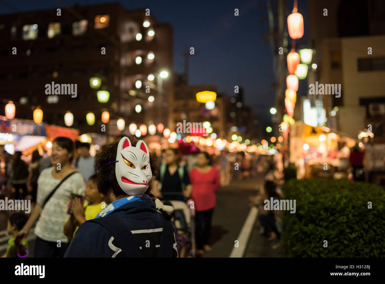 2 octobre, 2016. Dokan Matsuri Festival a lieu, Isehara, Kanagawa, Japon. Ce festival vient de Ota Dokan ( 1432 - 1486) . Il est célèbre pour sa contribution à la construction de son château. Il a été assassiné le place maintenant Isehara City. Beaucoup de gens profiter de festival. Cette journée est le plus encombré des jour pour Isehara City. Découverte du monde/Alamy Live News Banque D'Images