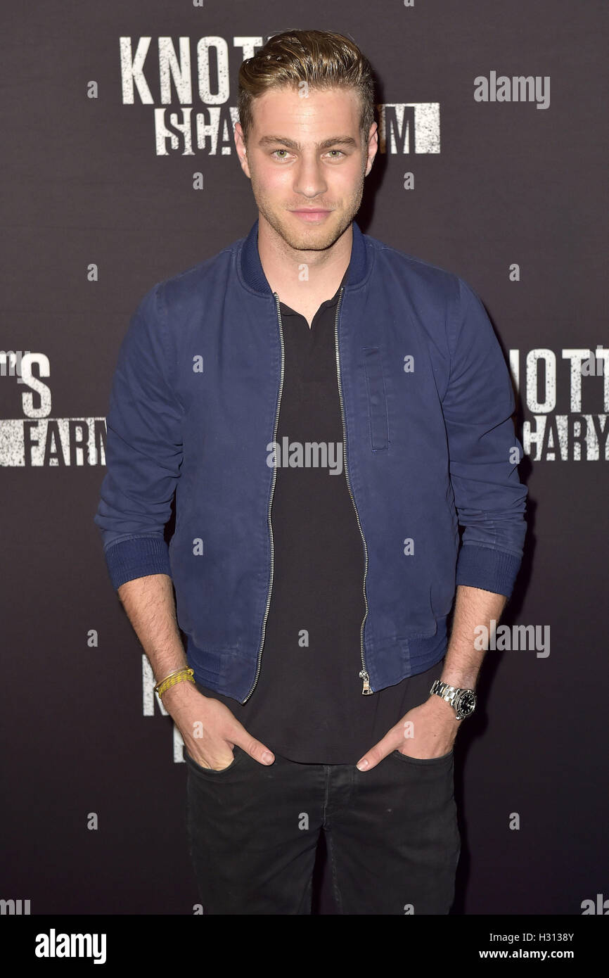 Cameron Fuller à 'Knott's Scary Farm' Tapis noir Événement au Knott's Berry Farm. Buena Park, 30.09.2016 | Verwendung weltweit/photo alliance Banque D'Images