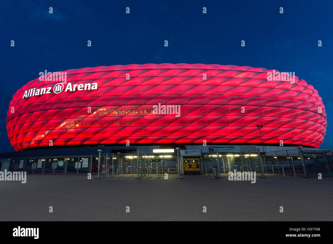 L'Allianz Arena - un stade de football de Munich, Bavière, Allemagne avec une capacité d'accueil, 75 000 terrain pour deux professio Banque D'Images