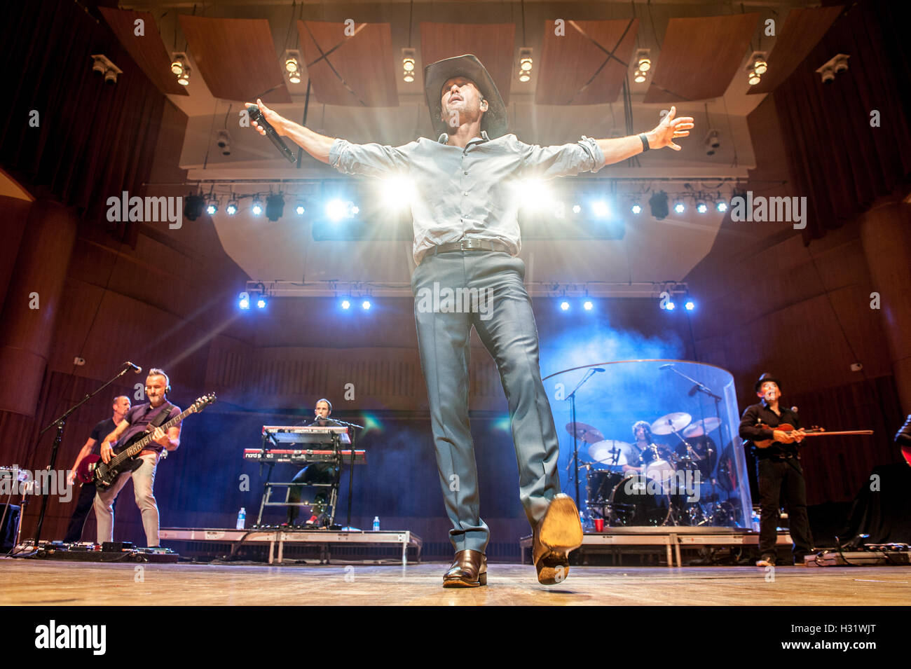 Tim McGraw effectuer lors d'un concert à Baltimore, Maryland. Banque D'Images