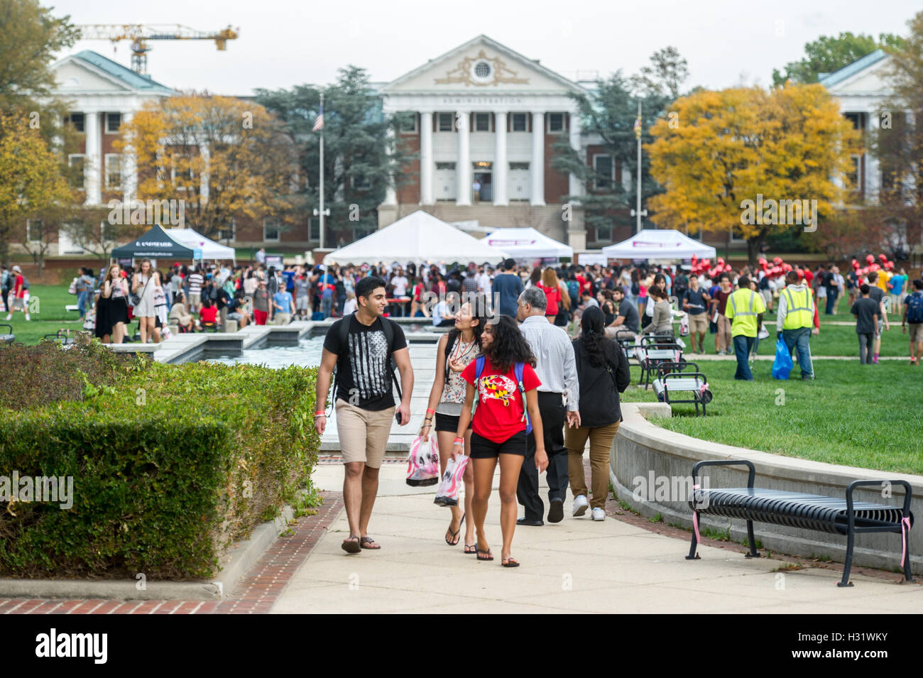 Les étudiants de retour de l'Université du Maryland à College Park, Maryland. Banque D'Images