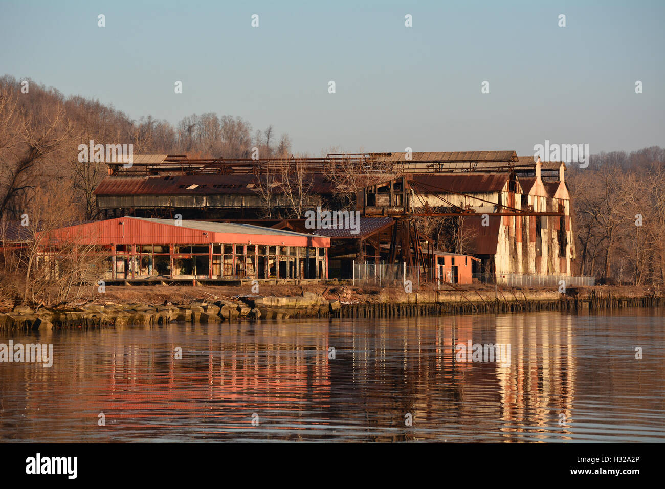 Ruines industrielles le long de la Rivière Hudson Banque D'Images