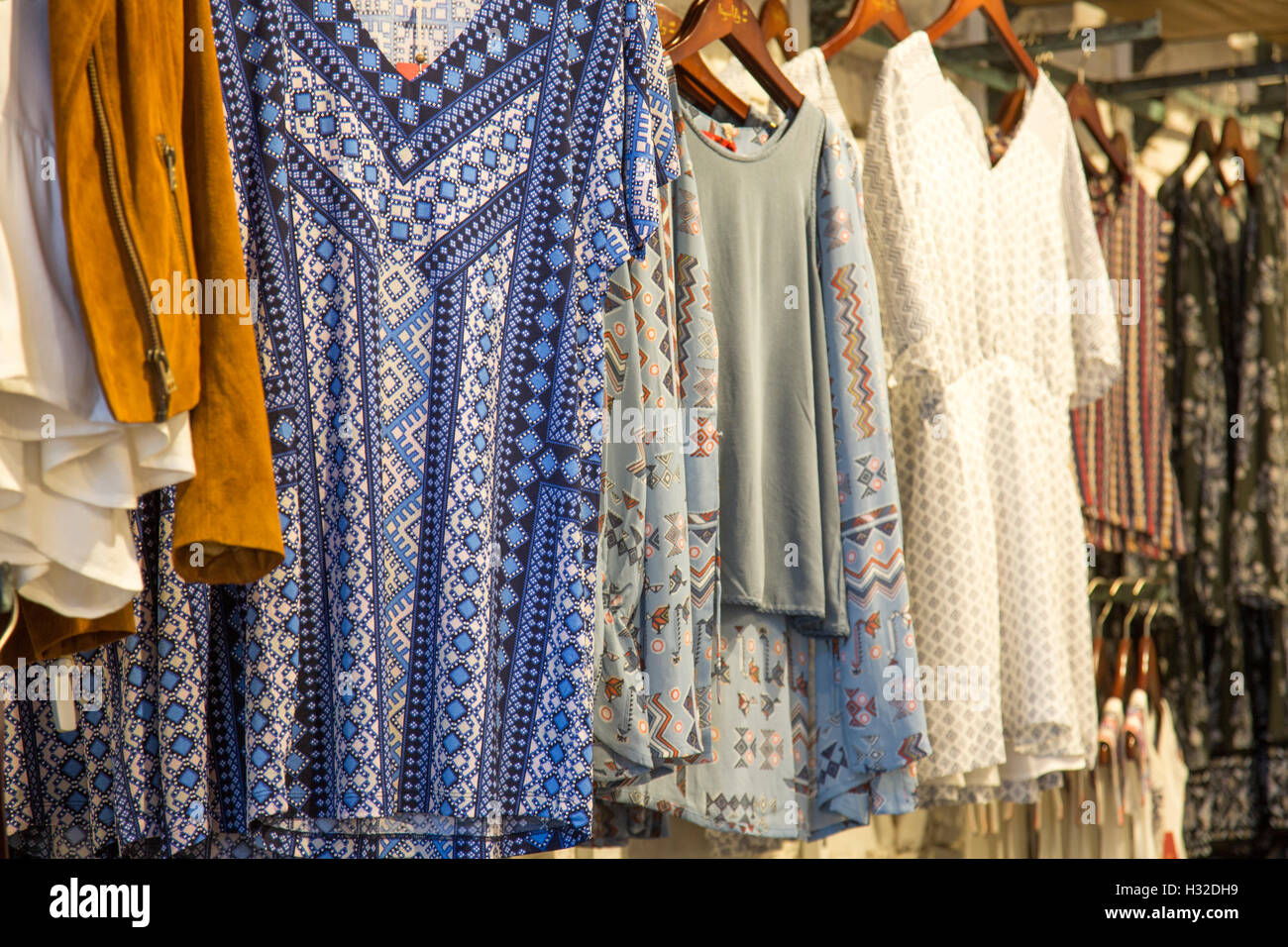 Vêtements Femme à vendre à Tigerlily, un quartier chic boutique store,  Sydney, Australie Photo Stock - Alamy