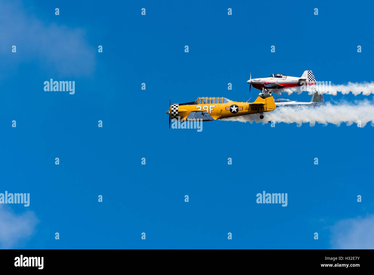 North American T-6 Texan et un autre petit avion Banque D'Images