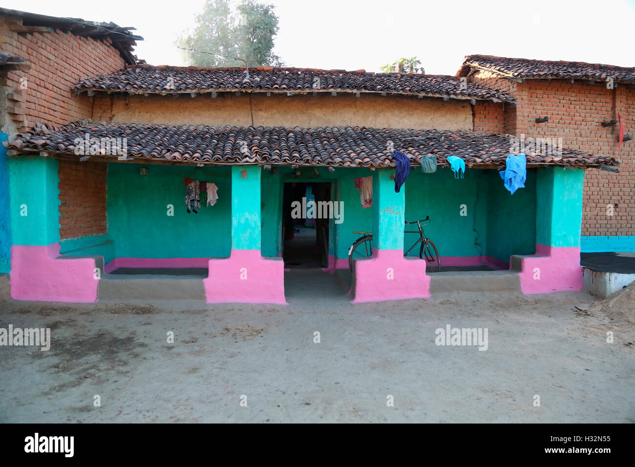 Tribal House, Tribu, Soniyapath BHAINA Jhangir, village Chapa dist, Chattisgarh, Inde Banque D'Images