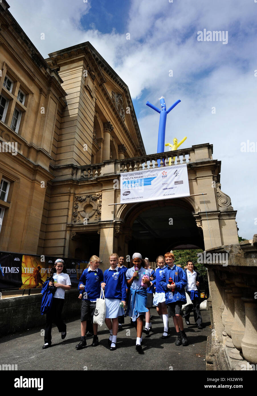 Les écoliers à la fois Science Festival de Cheltenham, UK Banque D'Images