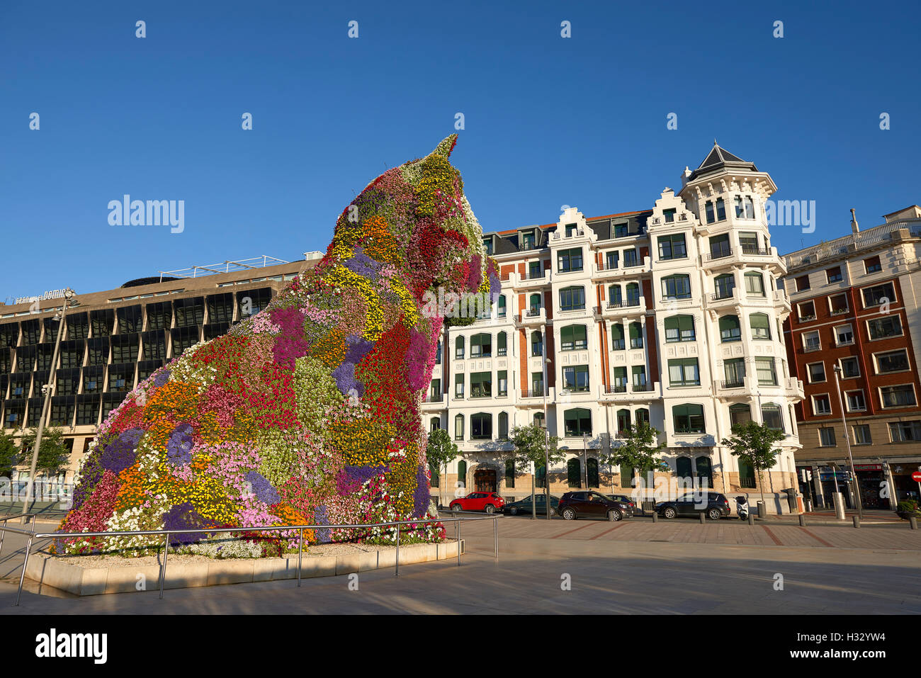 Fleurs art floral fonction Chiot Chien en forme par Jeff Koons au Guggenheim Museum, Bilbao, Pays Basque, Pays Basque, Espagne, Europe Banque D'Images