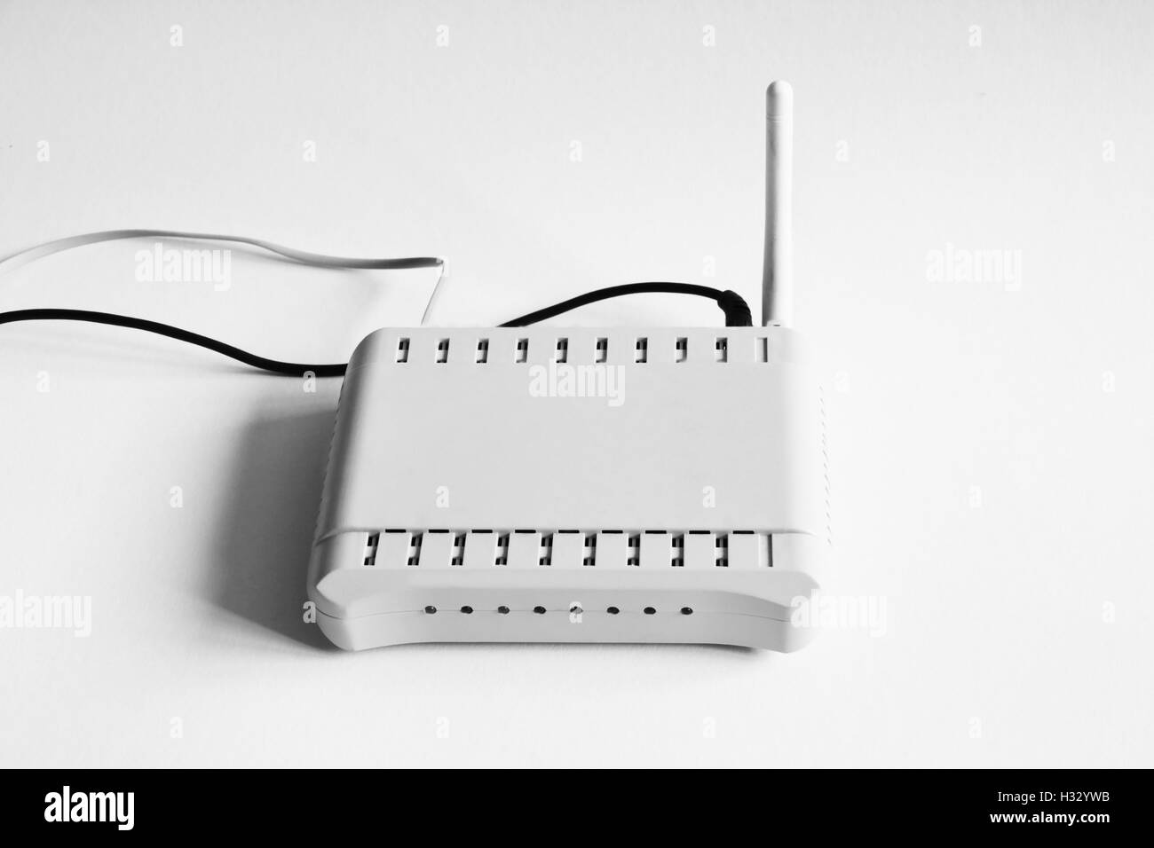 Routeur Wifi pour internet close up isolated on white Banque D'Images