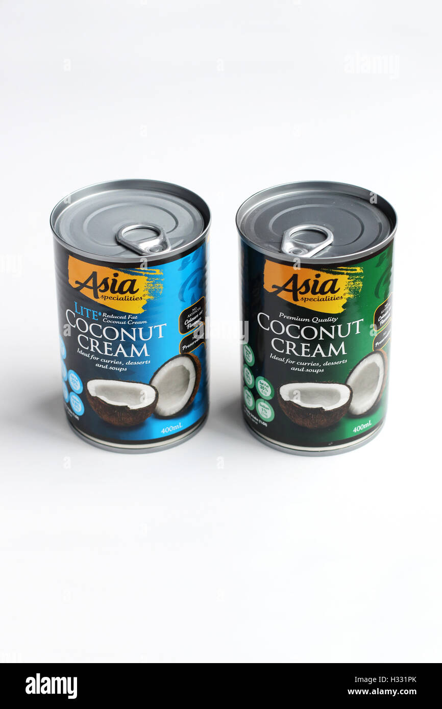 Aldi Australie Asie specialties le lait de coco dans un pouvez against white background Banque D'Images