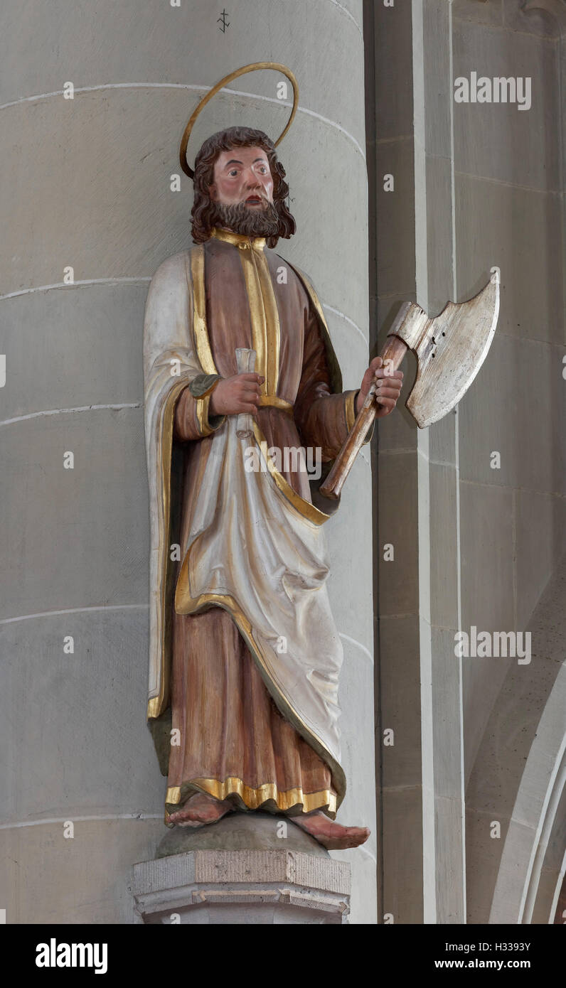 Matthias, l'apôtre plus grand que la vie statue en bois de 1552, Minster, Überlingen, le lac de Constance, Bade-Wurtemberg Banque D'Images