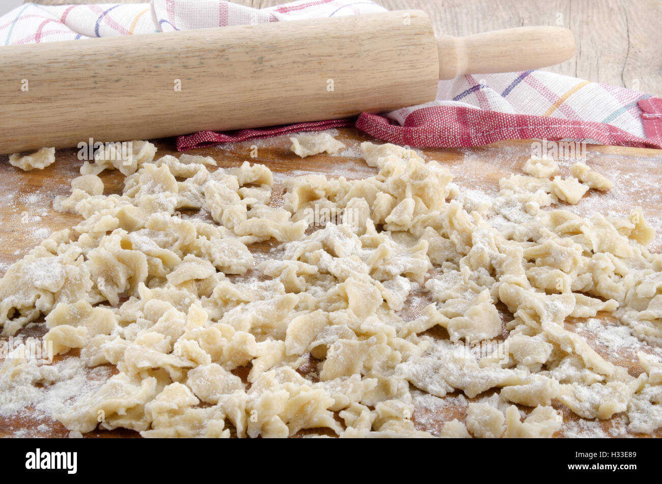 Boulettes faites maison sur bois Banque D'Images