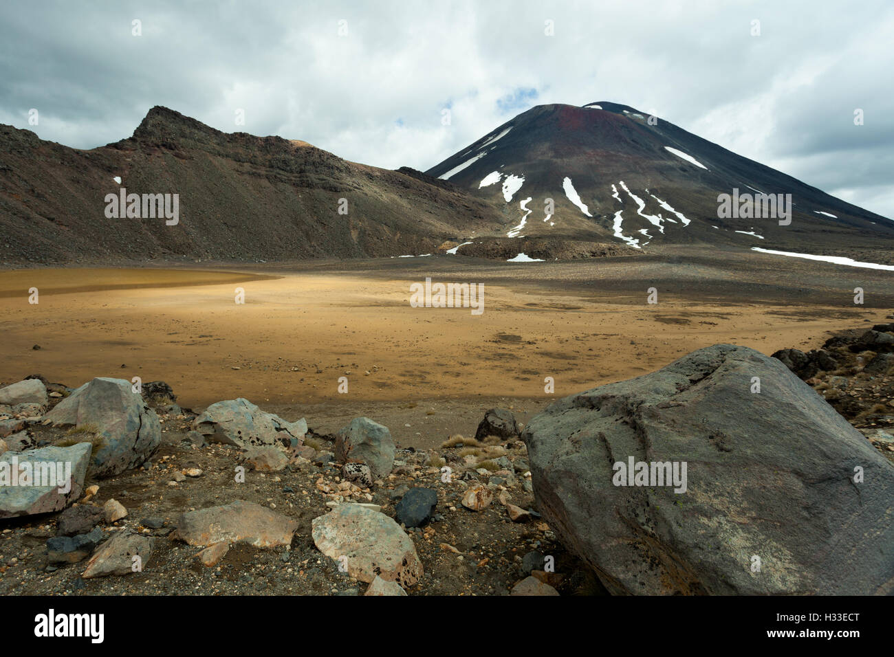 Le Mont Ngauruhoe cône volcanoe active Nouvelle Zélande Banque D'Images Le Mont Ngauruhoe cône volcanoe active Nouvelle Zélande Banque D'Images