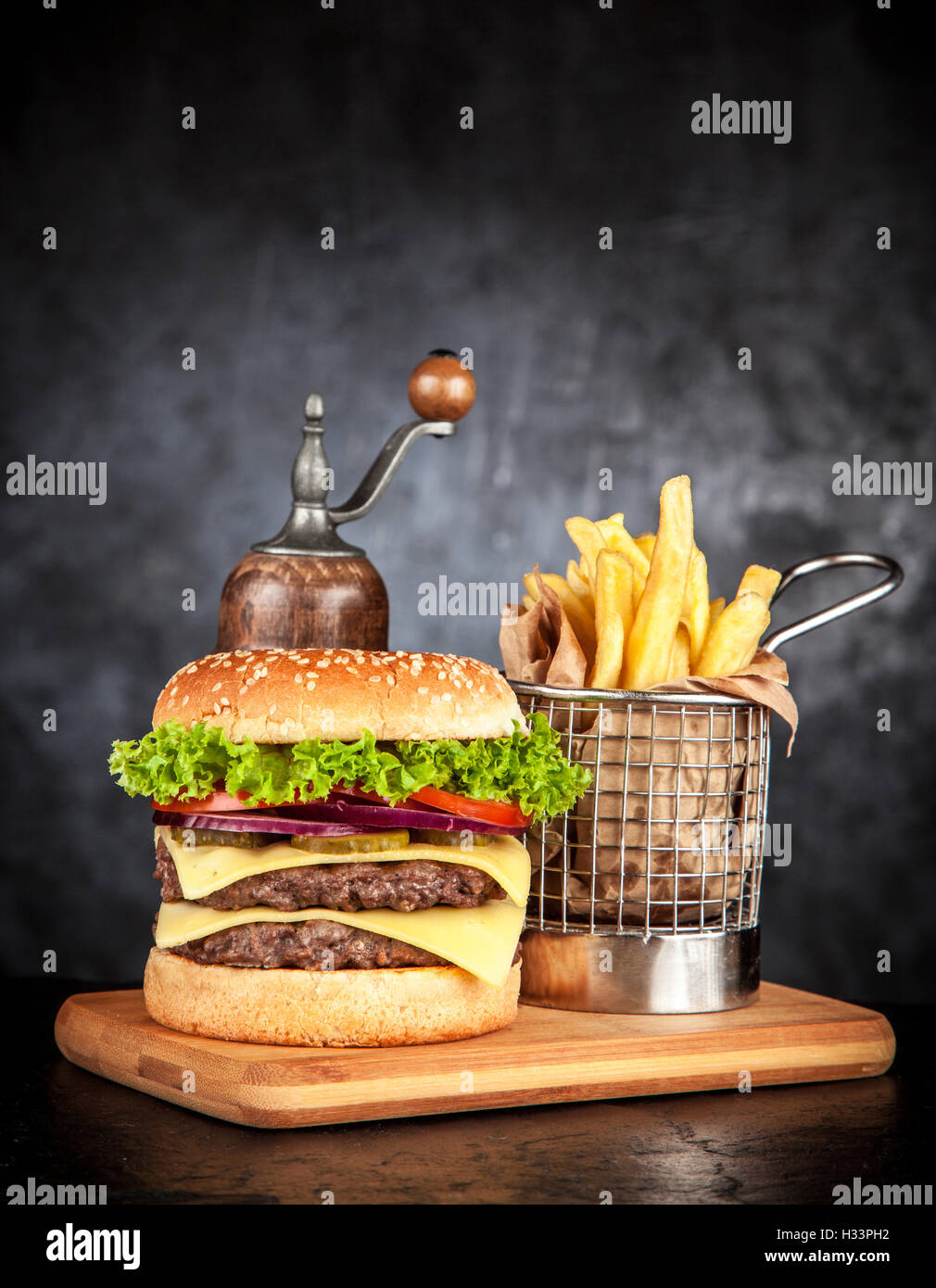 Délicieux hamburger grillé Banque D'Images