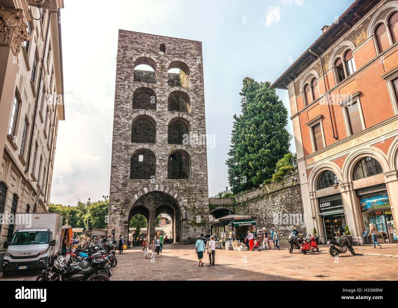 Porte de la ville de Porta Torre à Côme, Lombardie, Italie Photo Stock -  Alamy