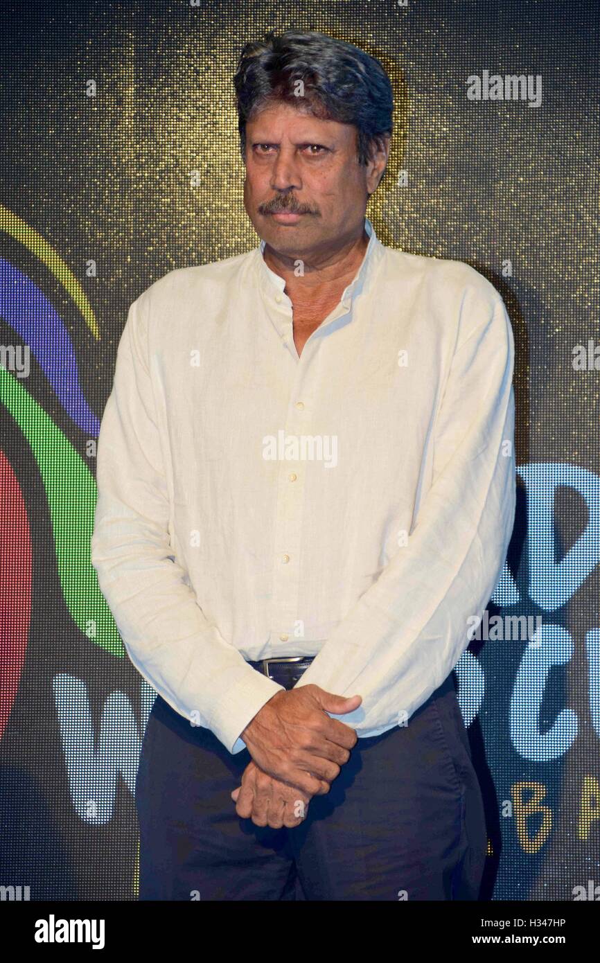 L'ancien joueur de cricket Indien Kapil Dev au cours de l'annonce de l'Indian Dream Team pour 2016, la Coupe du Monde de kabaddi à Mumbai Banque D'Images
