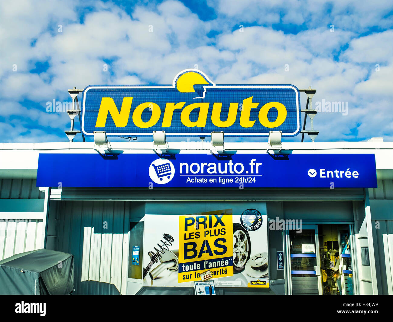 Accessoires de véhicules Norauto depot, Châtellerault, France Photo Stock -  Alamy