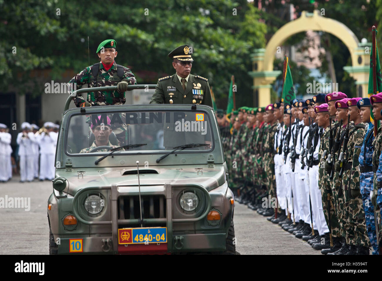 Bintan, Indonésie. 5 octobre, 2016. Indonésie militaires Les soldats marcher sur le 71e anniversaire de l'Armée de l'Indonésie sur Octobre 05, 2016 à Bintan, Indonésie Crédit : © Yuli Seperi/Alamy Live News Banque D'Images