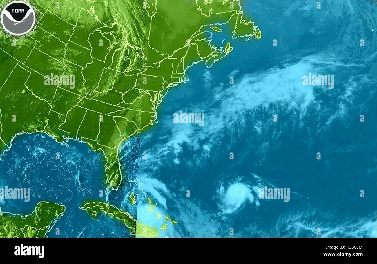 Silver Spring, Maryland, United States. 05 Oct, 2016. Colorisées sur mesure la lumière visible image de l'océan Atlantique Nord-Ouest montrant l'Ouragan Matthew, prises par le satellite météo NOAA GOES à 16:22:45 UTC, le 5 octobre 2016. NOAA Crédit Document/Gado/Alamy Live News. Banque D'Images