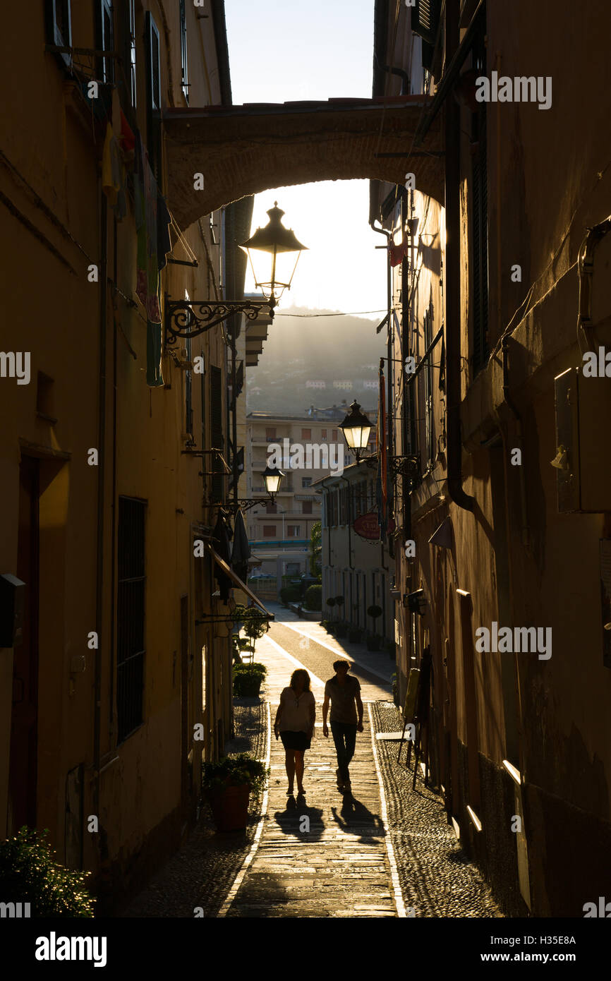 Rue étroite, Imperia, ligurie, italie Banque D'Images