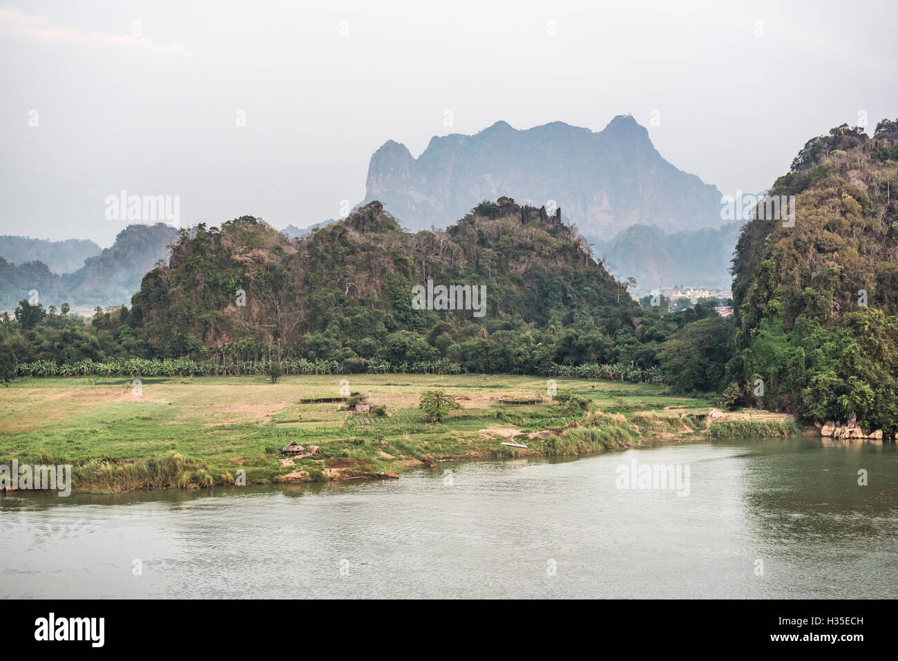 Mont Zwegabin, Hpa An, l'Etat de Kayin (Karen), le Myanmar (Birmanie) Banque D'Images