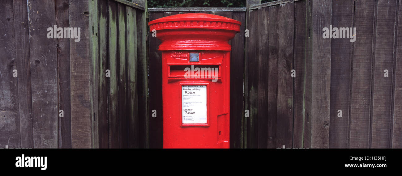 Rouge britannique postbox vue panoramique Banque D'Images