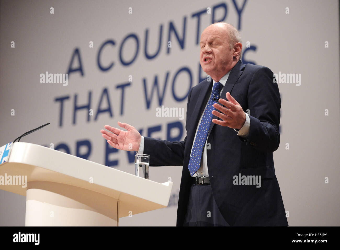 Du travail et des retraites Damian Green le troisième jour du congrès du parti conservateur à la CPI à Birmingham. Banque D'Images