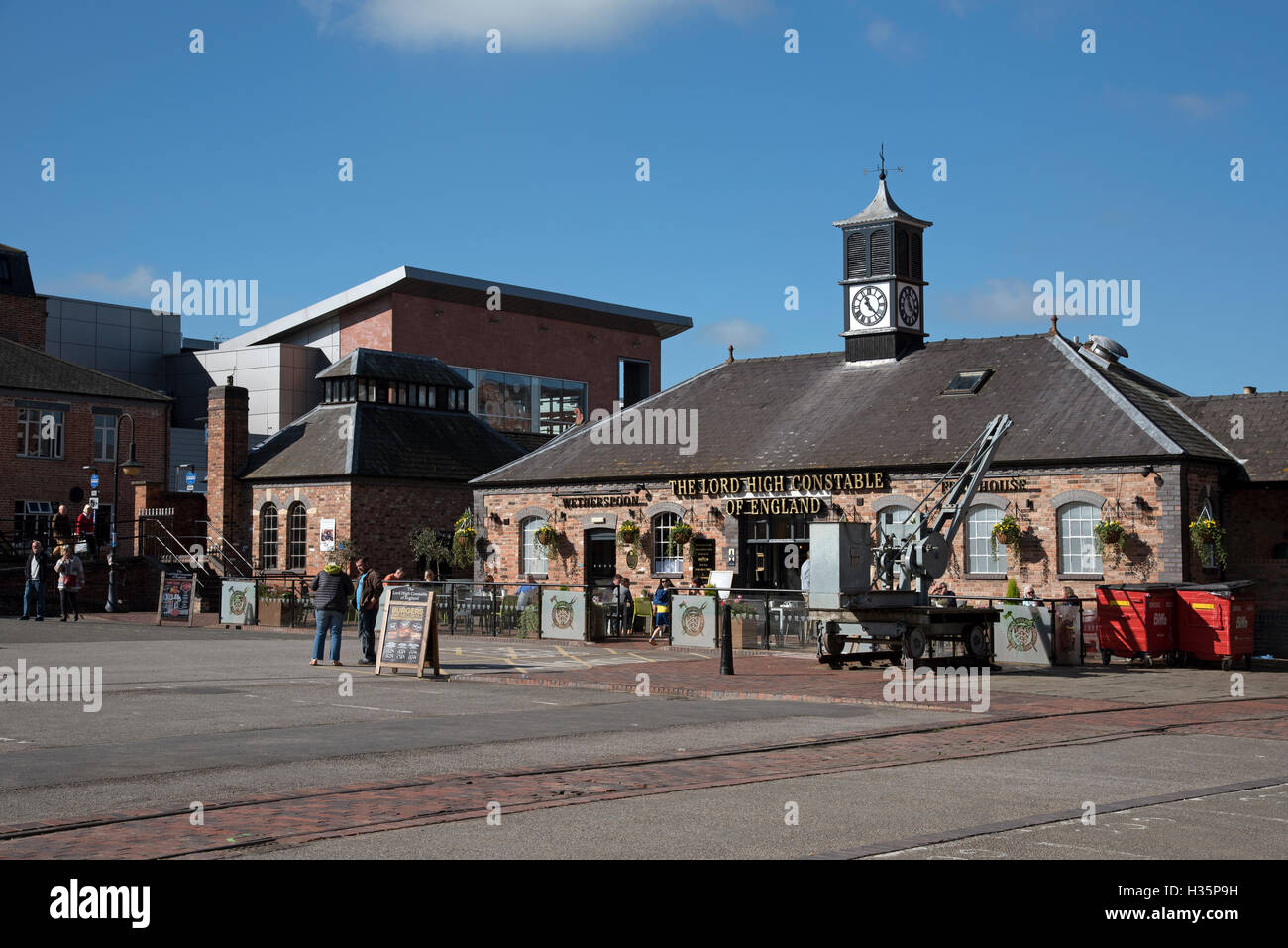 Les quais de Gloucester Gloucestershire Angleterre Royaume-uni - Octobre 2016 - Le Seigneur Connétable d'Angleterre public house Banque D'Images