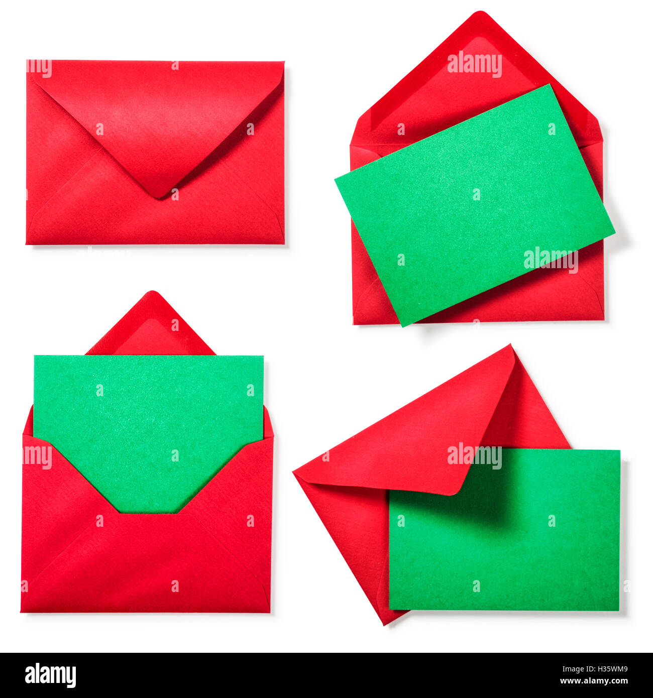 Avec l'enveloppe rouge collection de cartes de vœux vert sur fond blanc. Copier l'espace. Haut de la vue, télévision lay. Thèmes de Noël Banque D'Images