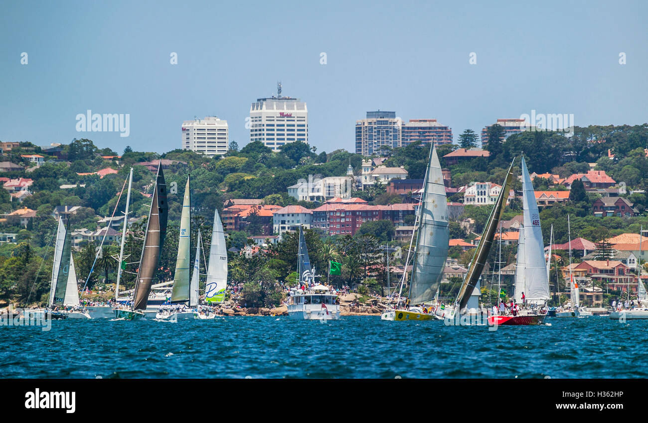 L'Australie, New South Wales, Sydney Harbour, disponibles pour préparer le début de la Classique Bluewater Sydney to Hobart Yacht Race Banque D'Images