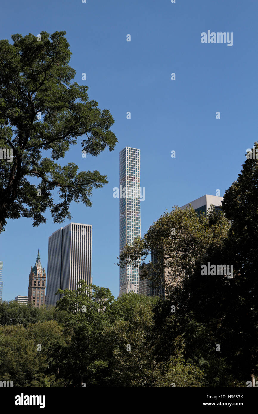 L'incroyable 432 Park Avenue vue depuis Central Park, Manhattan, New York City, New York, États-Unis (août 2016). Banque D'Images