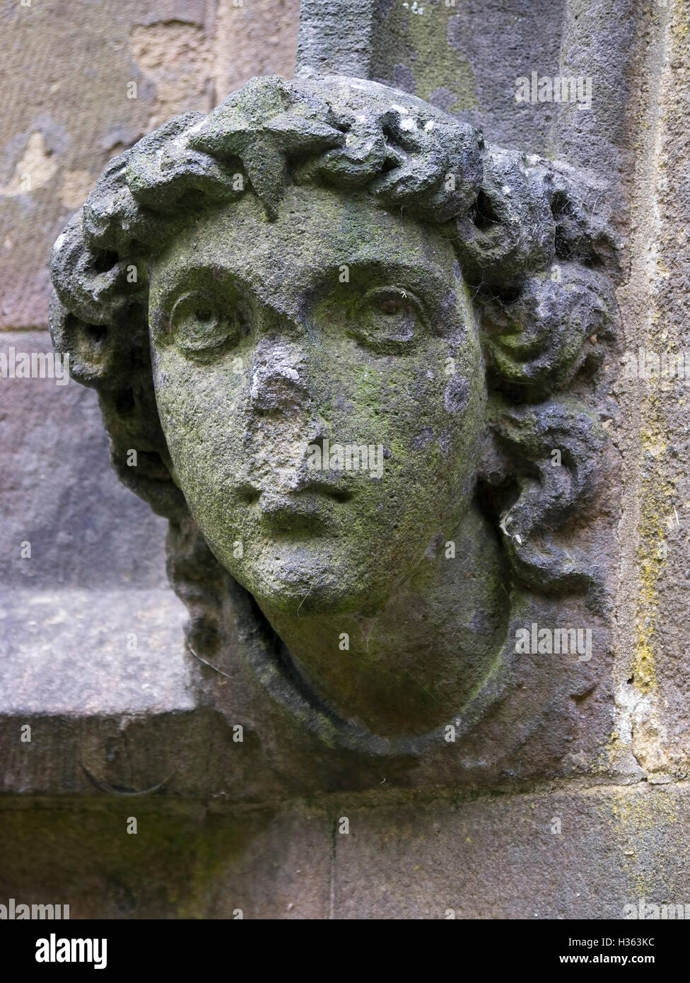 Les gargouilles sur le toit de St Michel et tous les Anges en l'Église du Yorkshire Haworth Banque D'Images