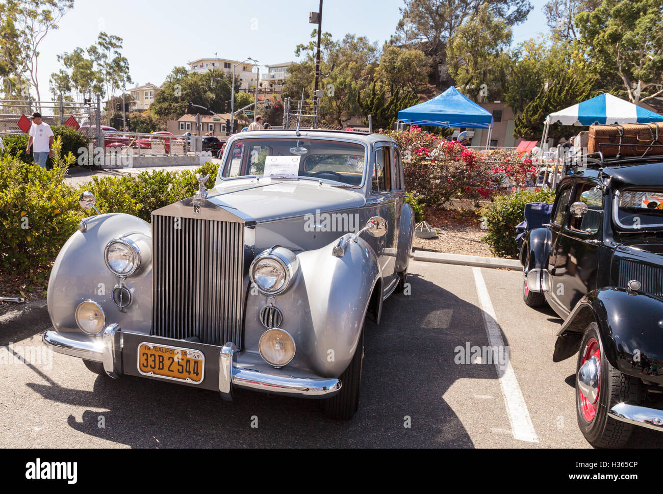 Laguna Beach, CA, USA - 2 octobre, 2016 : White 1949 Rolls Royce Silver Dawn Sedan administré par Rod Hatter et affichée à la Rotar Banque D'Images