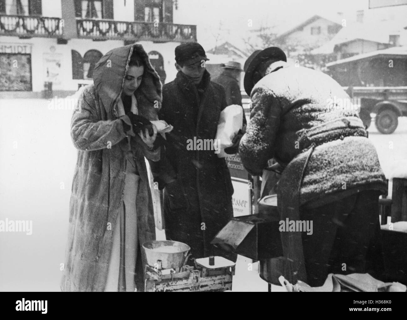 Vendeur Maroni à Garmisch-Partenkirchen, 1936 Banque D'Images