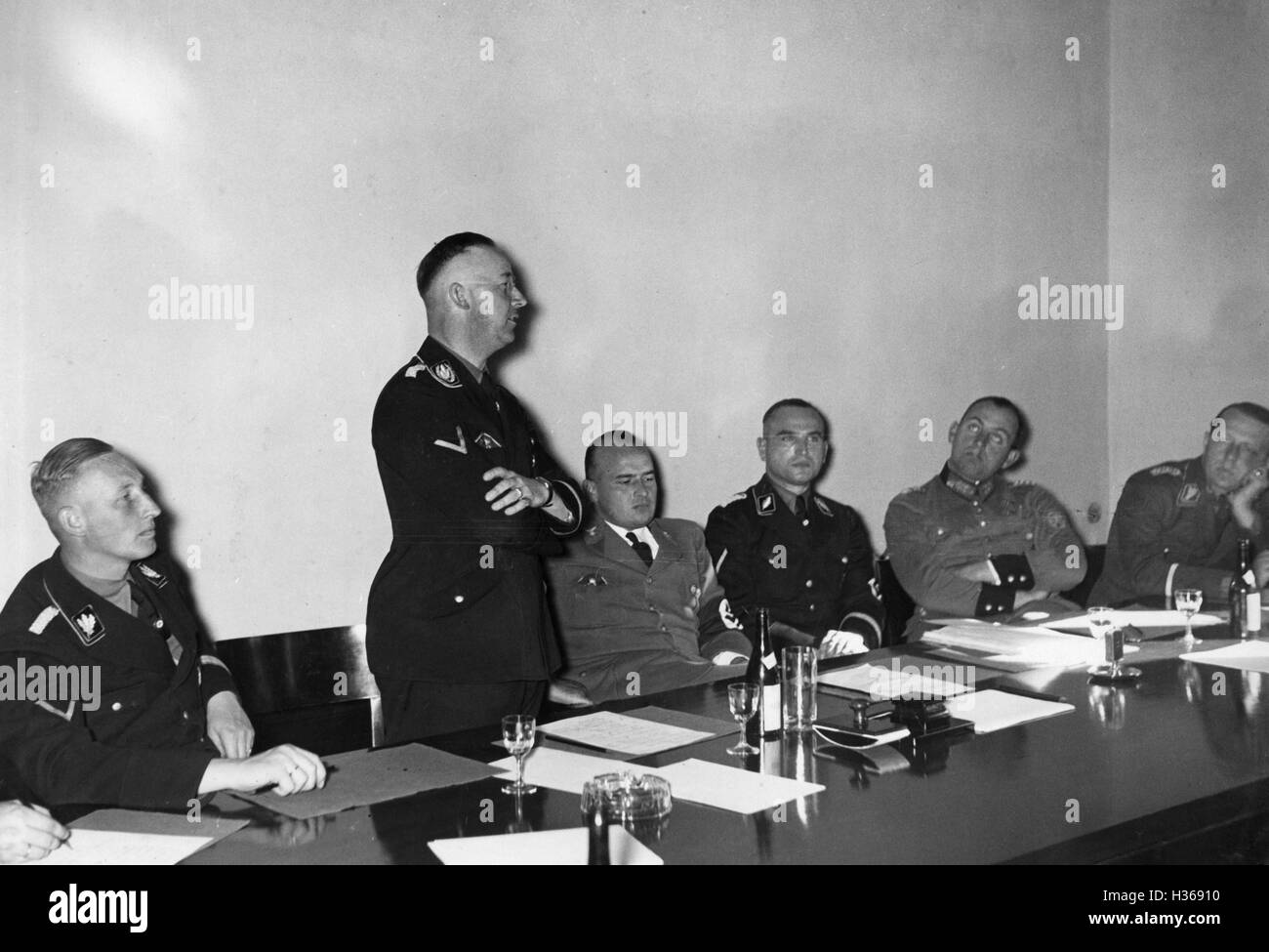 Reinhard Heydrich et Heinrich Himmler lors d'une conférence de la police-droit dans l'Académie de droit allemand à Munich Banque D'Images