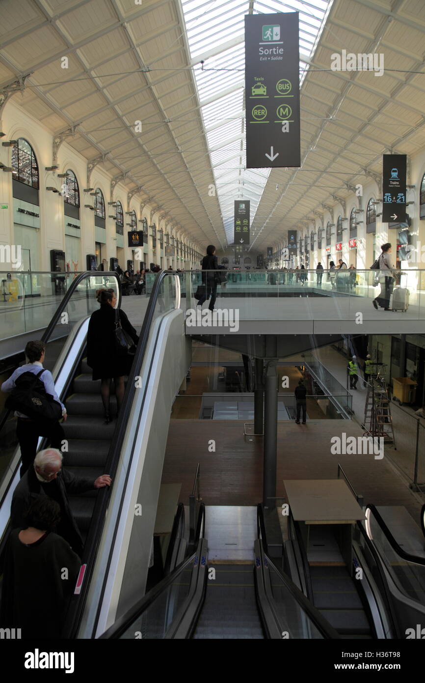 L'intérieur de la Gare Saint-Lazare gare Saint-Lazare).paris.France Photo  Stock - Alamy