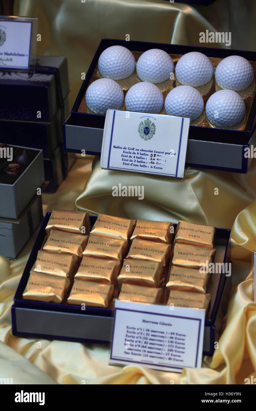 Chocolats pour vendre en magasin chocolat Debauve & Gallais à Saint-Germain-des-Prés. Paris.France Banque D'Images