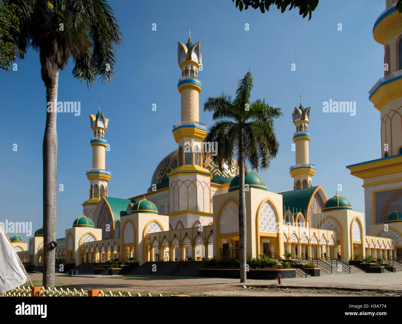 L'Indonésie, Lombok, Mataram, Jalan Langko, Centre islamique mosquée NTB Banque D'Images