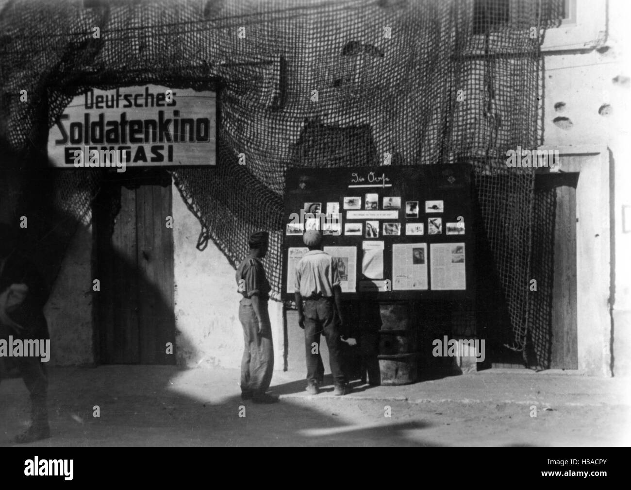 Le cinéma allemand à Benghazi, 1942 Banque D'Images