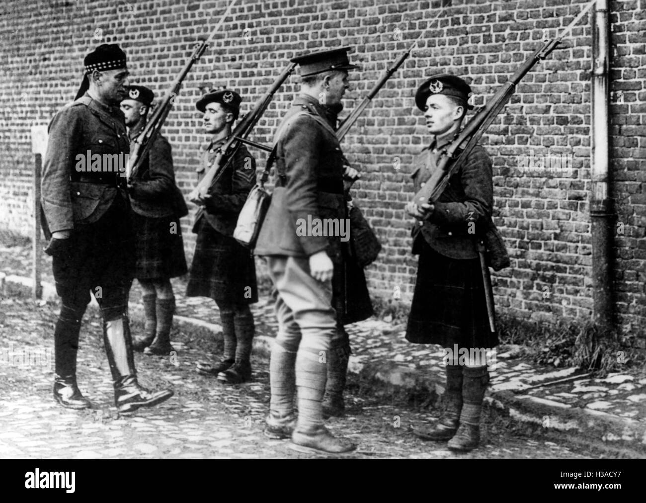 British officers 1940 Banque de photographies et d’images à haute ...