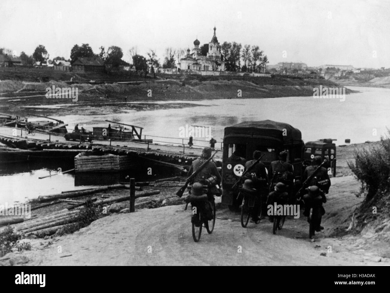 L'allemand pont temporaire à Orcha, 1941 Banque D'Images