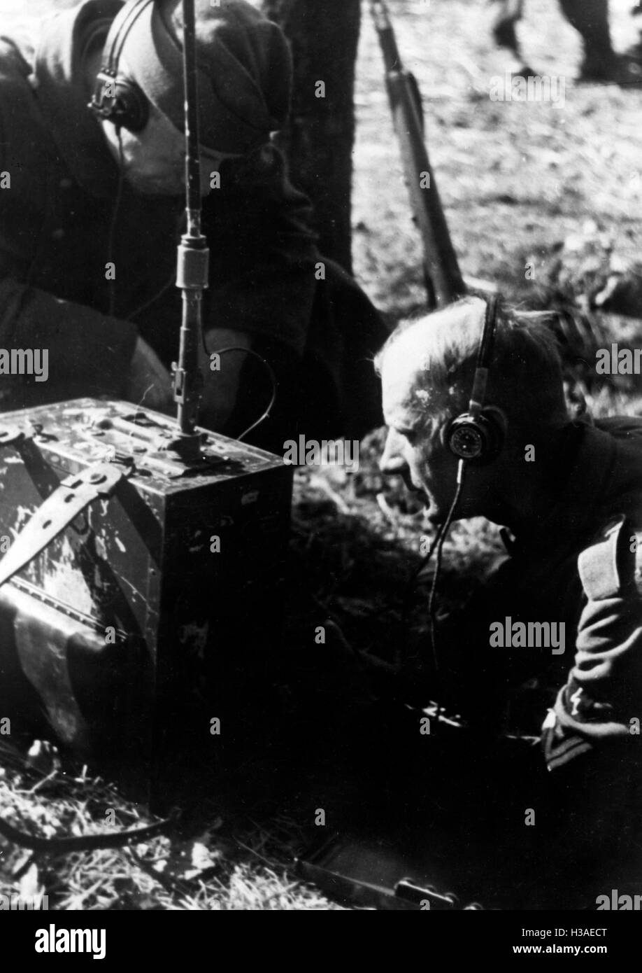 La section radio de la Wehrmacht sur le front de l'Est, 1944 Banque D'Images