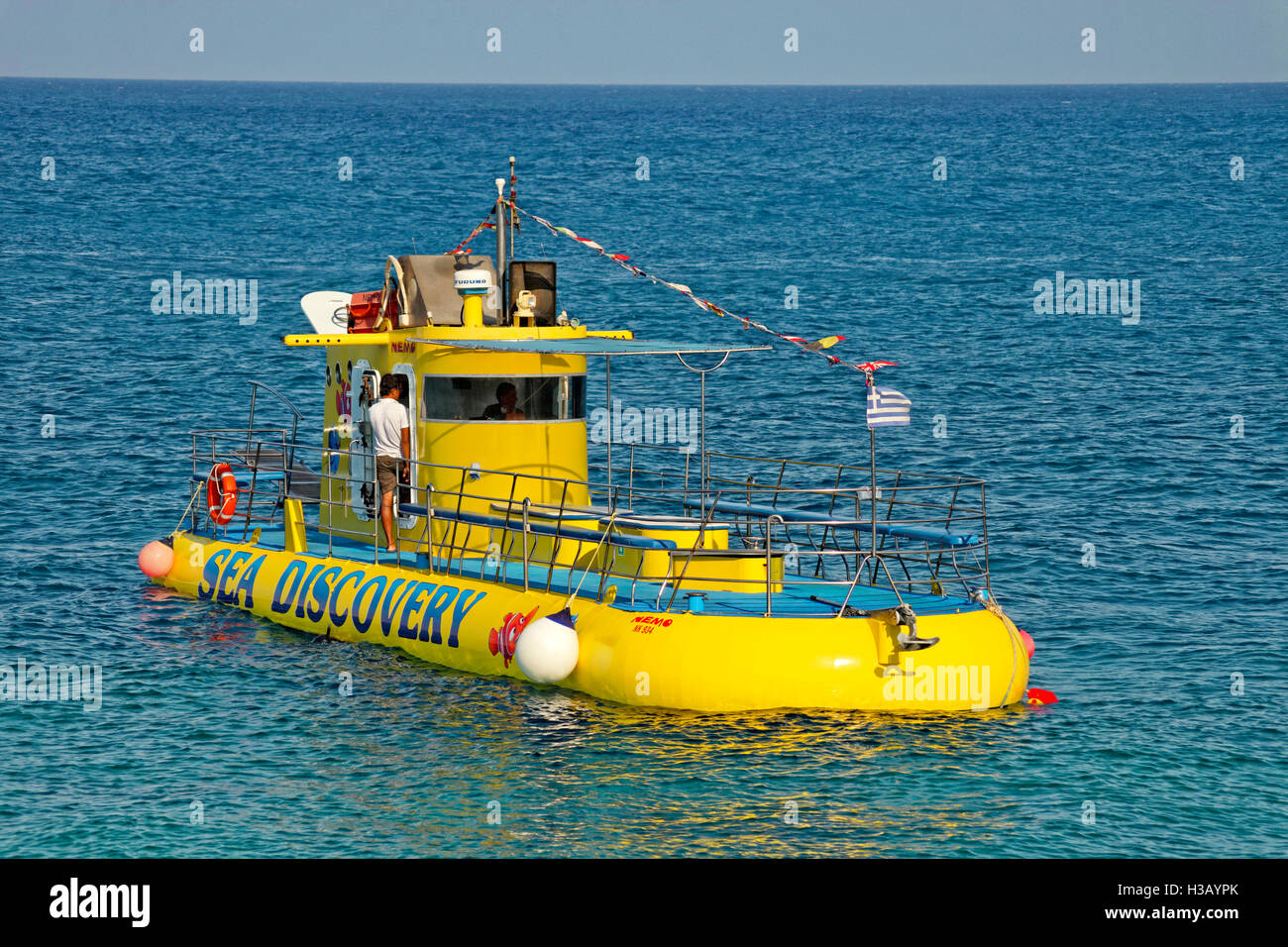 Le tourisme sous-marin et un bateau à fond de verre,à Rhodes Town, île de Rhodes, Grèce. Banque D'Images