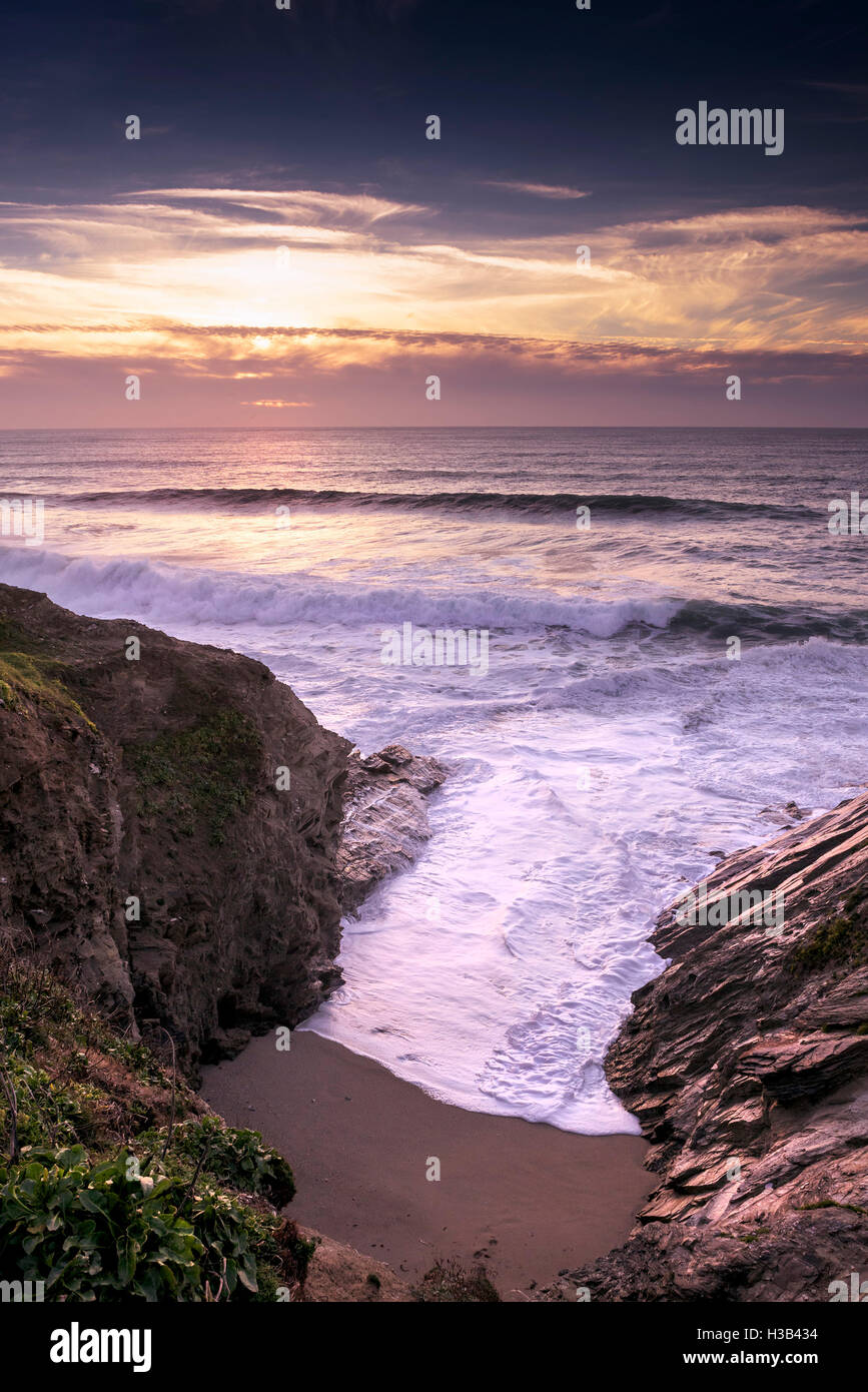 Lumière du soir à peu de Fistral Newquay, Cornwall. Banque D'Images