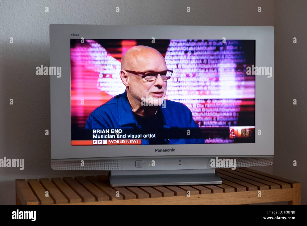 Brain Eno, musicien et artiste visuel sur BBC World News Banque D'Images