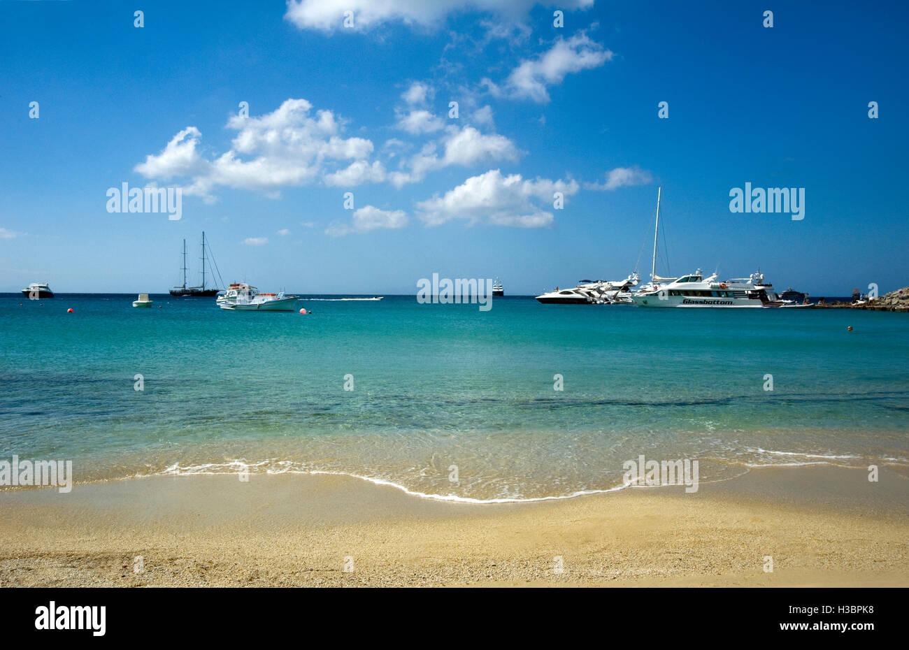 Plage de sable sur l'île de Mykonos en Grèce Banque D'Images