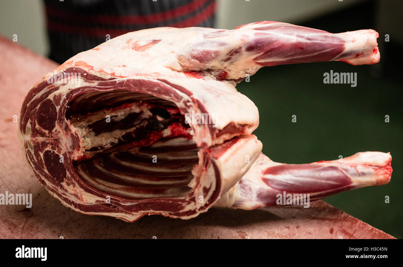 Carcasse de porc conservés sur table Banque D'Images