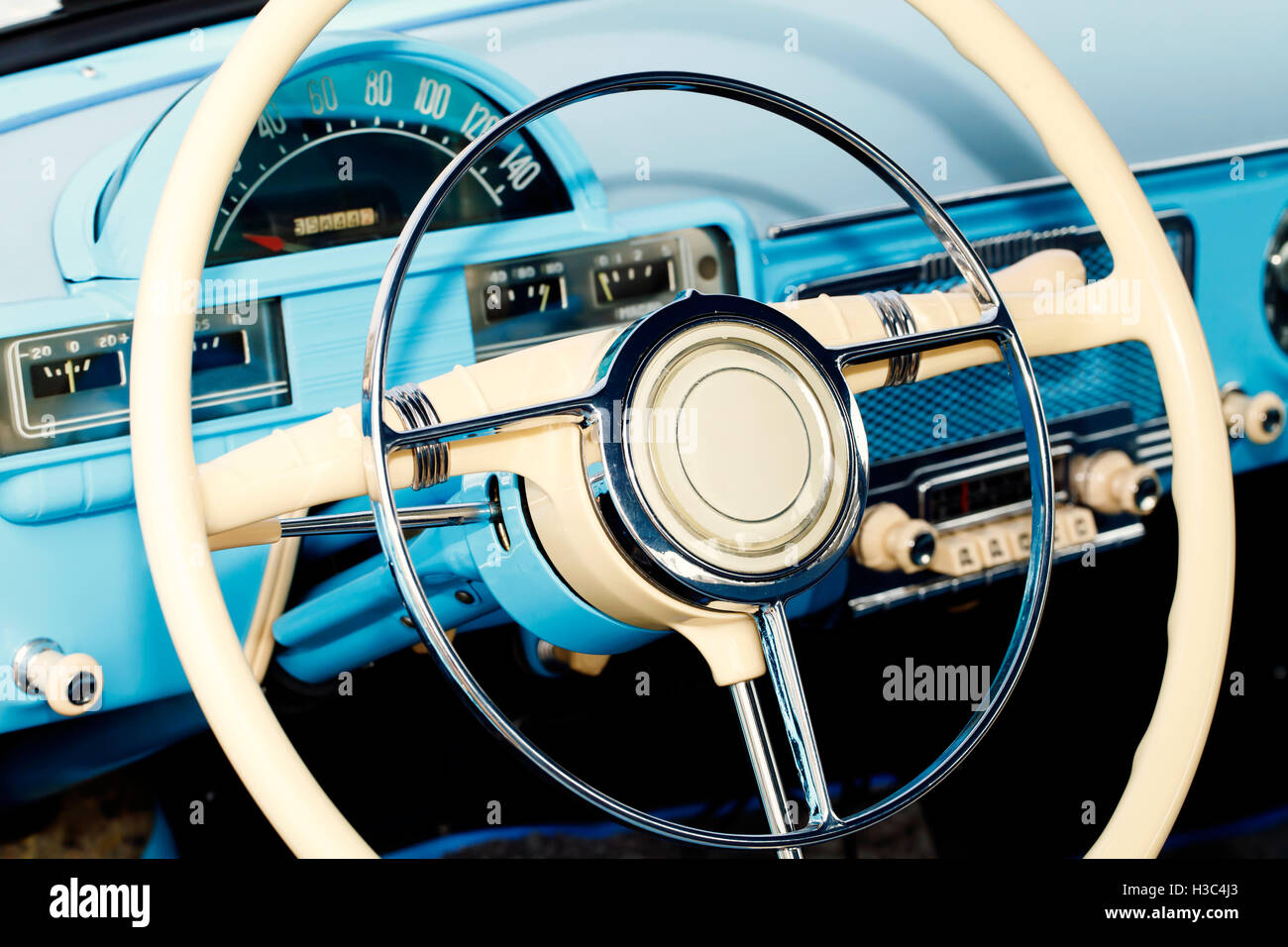 Belle voiture rétro vintage , les détails de l'extérieur et l'intérieur libre Banque D'Images