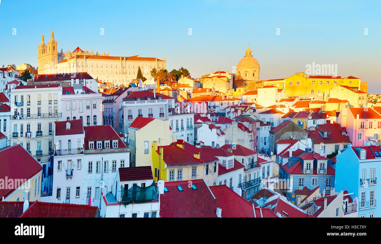 Alfama colorés - Vieille ville de Lisbonne. Portugal Banque D'Images